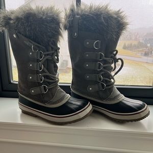 Joan of Artic boots - like new